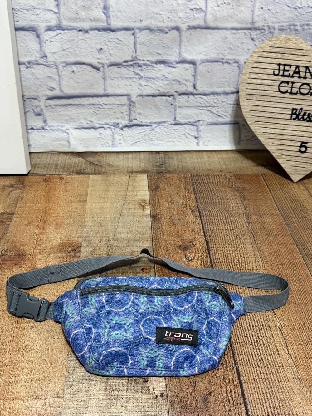 Trans By Jansport Bazoo Waist Pack Crystal Kaleidoscope Double zipper